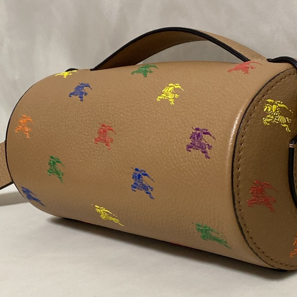 BURBERRY THE EKD LEATHER BARREL BAG IN NEUTRALS/MULTI - Picture 7 of 17